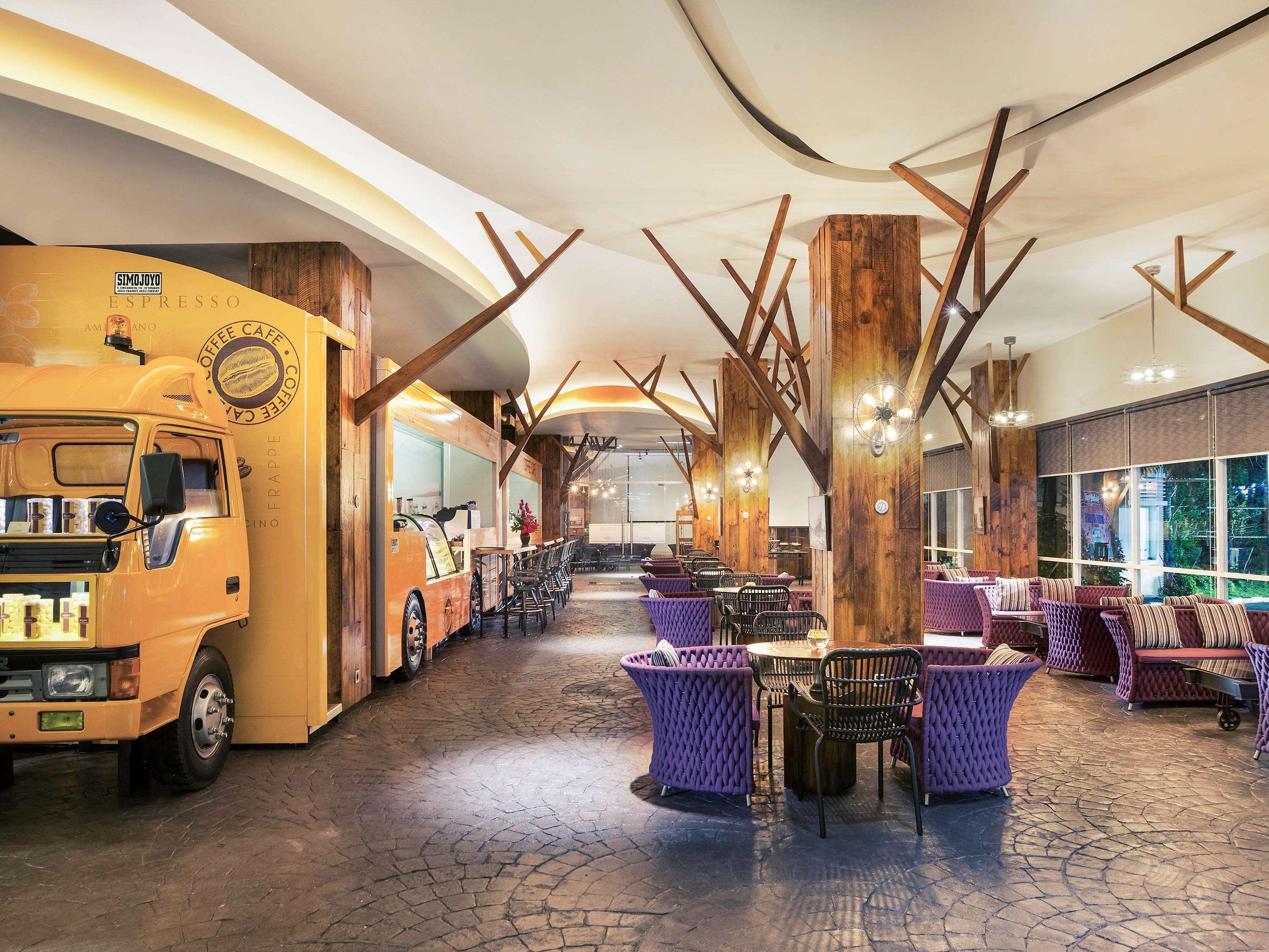 Mercure Сурабая Экстерьер фото