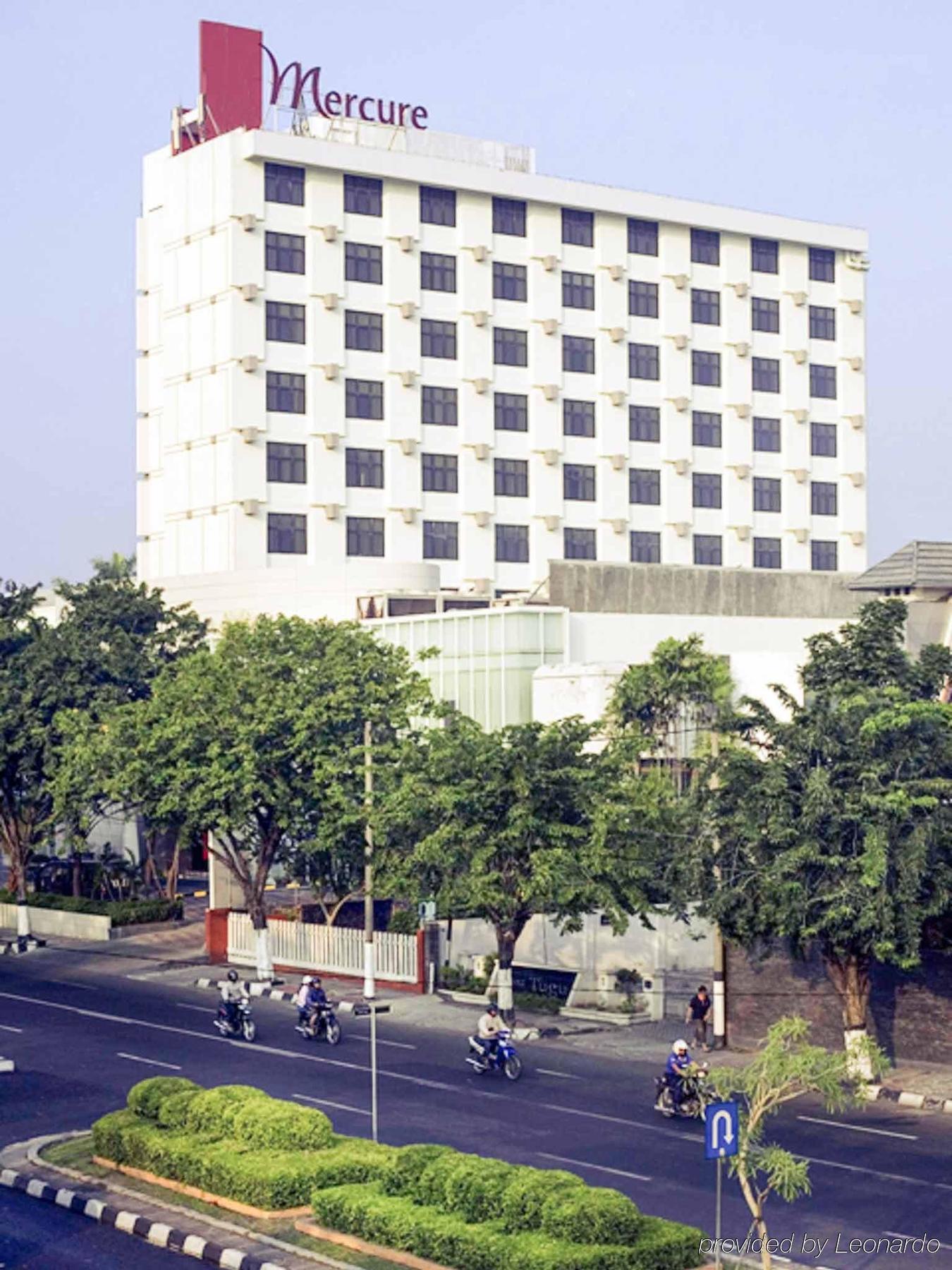 Mercure Сурабая Экстерьер фото