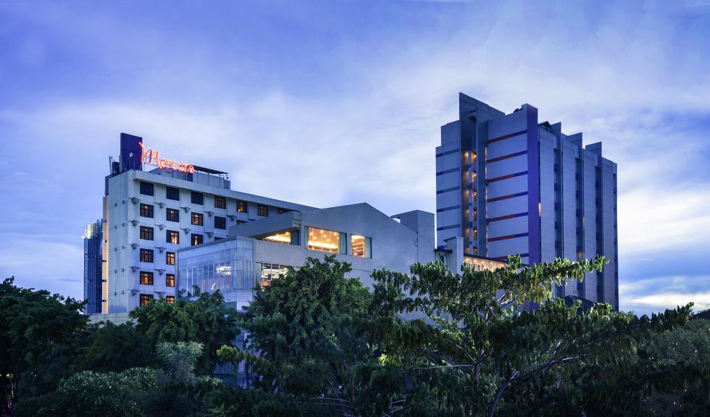 Mercure Сурабая Экстерьер фото